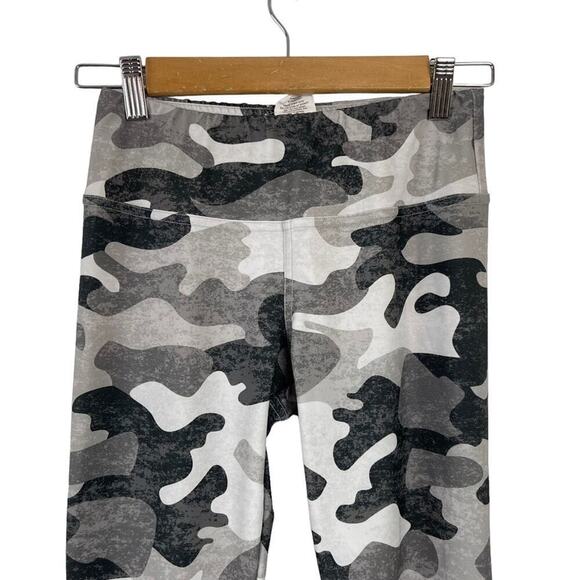 NWOT Altar Ego Camo Fade Black Athletic Yoga Leggins Size Small - Picture 5 of 16